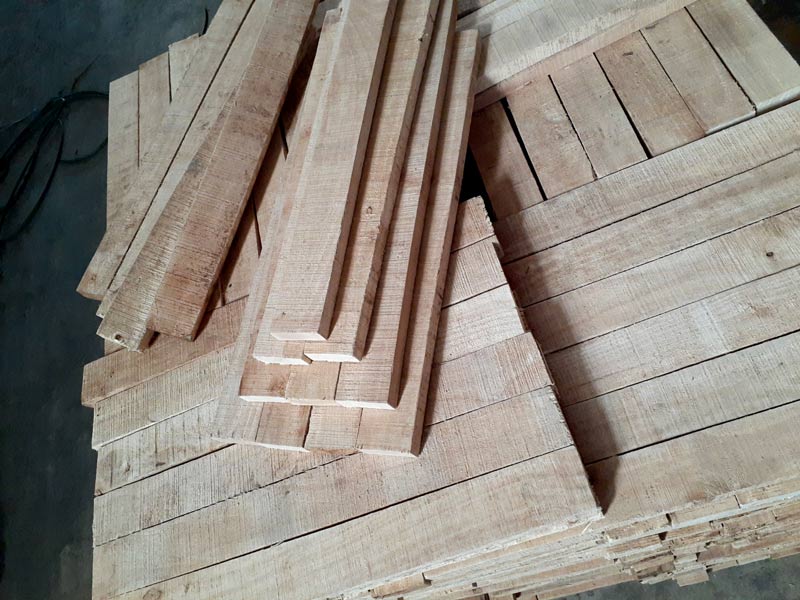 Phôi Cao Su Ván(33x45-75x200-350/ 400-1000) Phôi Cao Su Ván(33x45-75x200-350/ 400-1000)
