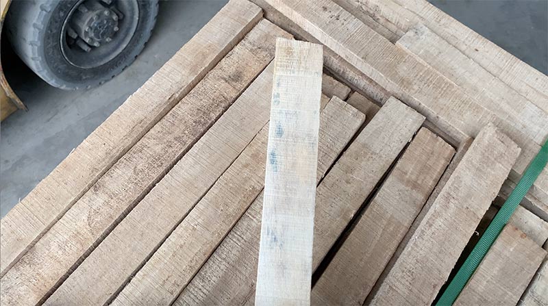 lỗi bị thâm mốc xanh trên gỗ cao su xẻ sấy