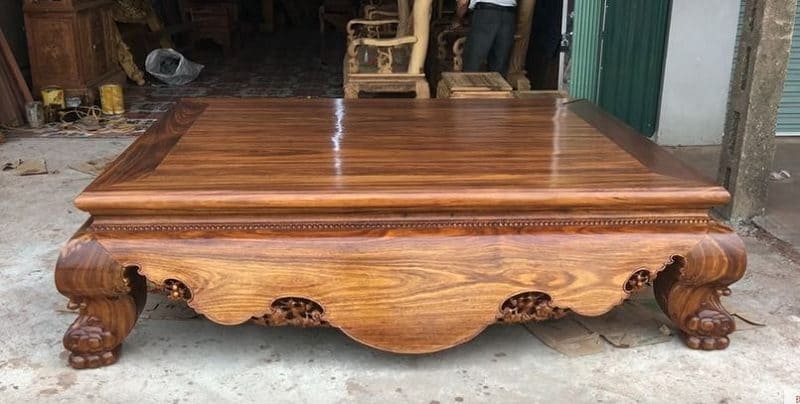 Giường gỗ vân hương đá