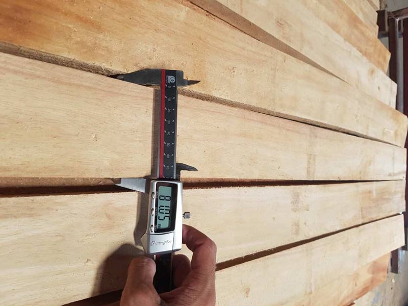 gỗ cao su tròn xẻ sấy