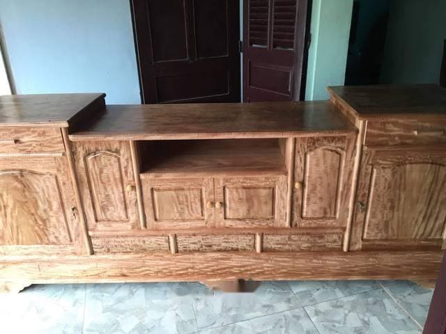 Kệ tủ trang trí lát gỗ chun