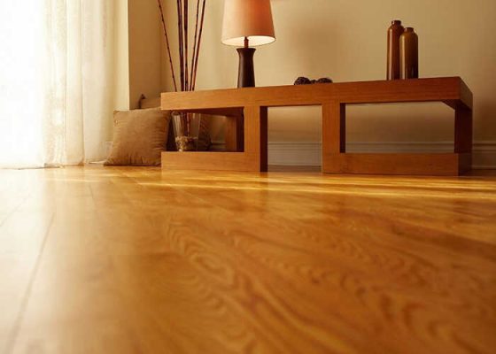 Gỗ cao su và gỗ thông cái nào tốt hơn