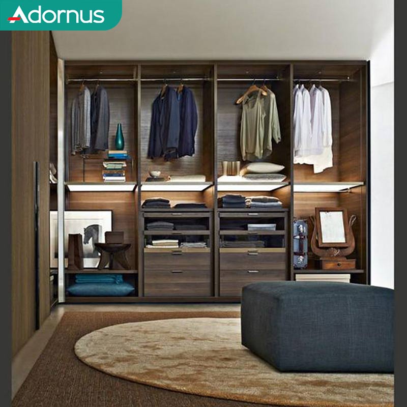 Mẫu 4: Tủ quần áo gỗ cao su