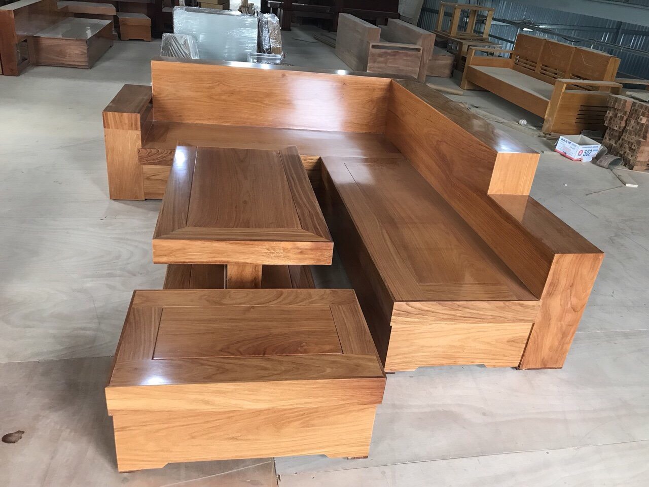 Bàn ghế gõ đỏ nguyên khối cực bền