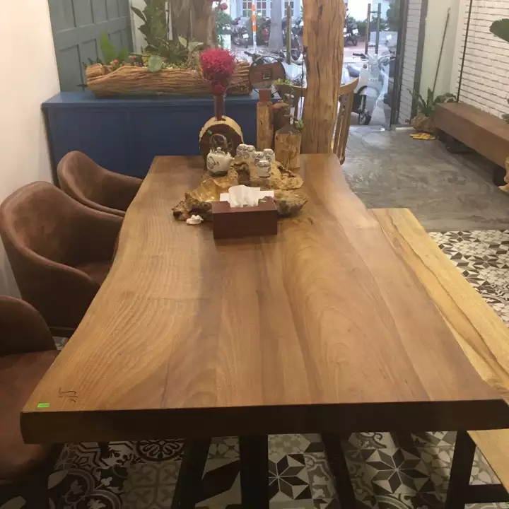 Bàn ăn bằng gỗ ké vàng