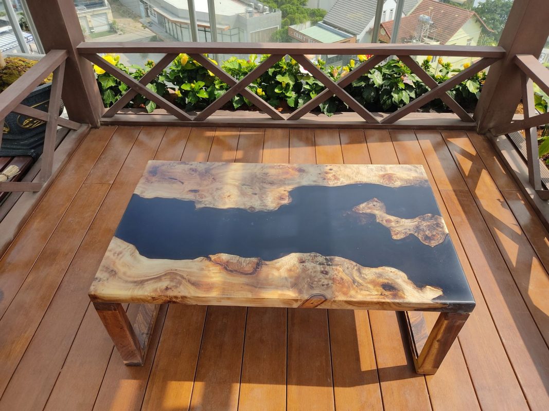Quy trình sản xuất ra bàn Epoxy từ phôi gỗ