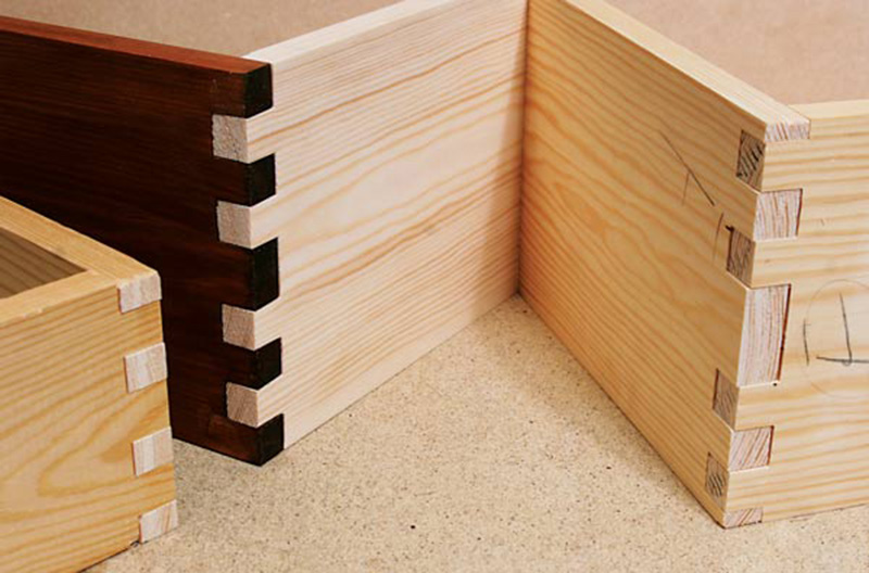 Ghép cạnh là cách xẻ các thanh gỗ ngắn thành hình răng cưa và nối 2 thanh gỗ có chiều dài bằng nhau lại. Ghép cạnh là cách xẻ các thanh gỗ ngắn thành hình răng cưa và nối 2 thanh gỗ có chiều dài bằng nhau lại.