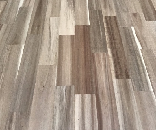 Ảnh cận bề mặt gỗ tràm ghép